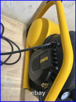 DEWALT 2.5 Gal. Portable Electric Heavy Duty 200 PSI Quiet Air Compressor