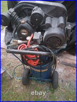 PUMA Industrial Air Compressor 2 HP Oil-Lubricated Cast Iron Pump 30 Gallon Tank