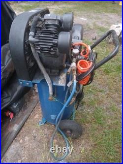 PUMA Industrial Air Compressor 2 HP Oil-Lubricated Cast Iron Pump 30 Gallon Tank