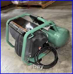 Speedaire AM1-HE15-03QG Portable Air Compressor 4 gal 225 PSI Oil Free 1.70 HP